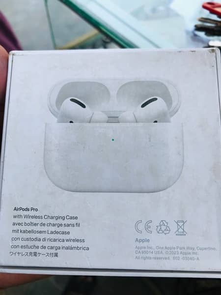 original iairpod with box 1