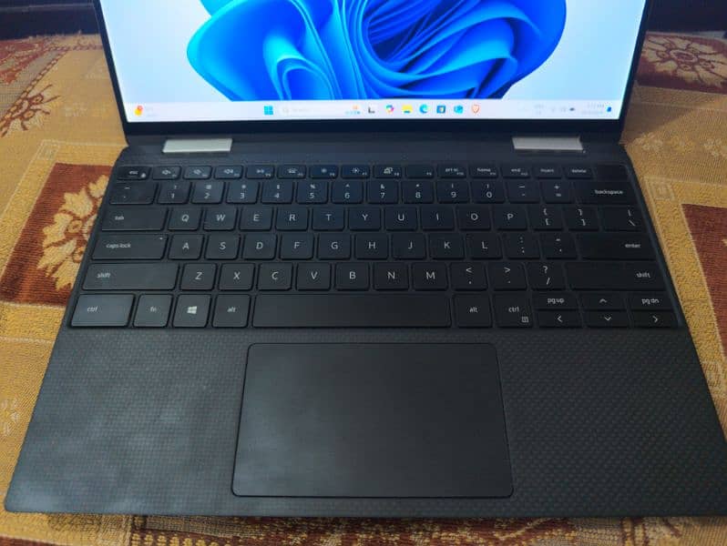 Dell XPS 13 9310 2-IN-1 1