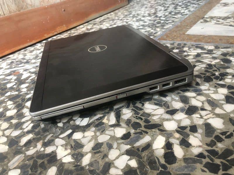 Dell latitude E6420

Core i5 2nd generation 10/10 Condition 4