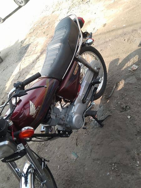 Honda 125 2010 madal 5