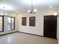 1 kanal Full House Available for Rent in E-11/2 Islamabad 0