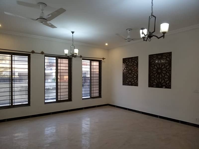 1 kanal Full House Available for Rent in E-11/2 Islamabad 2