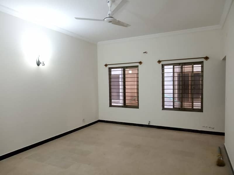 1 kanal Full House Available for Rent in E-11/2 Islamabad 6