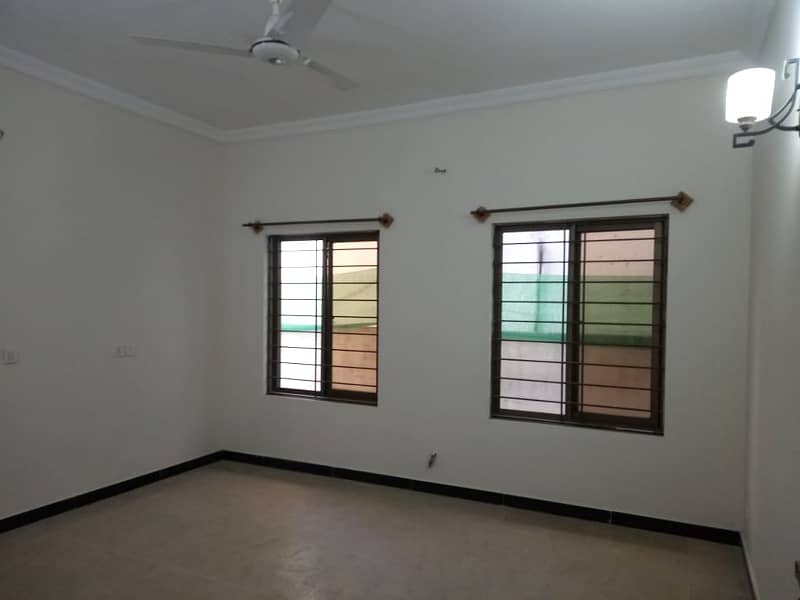 1 kanal Full House Available for Rent in E-11/2 Islamabad 10