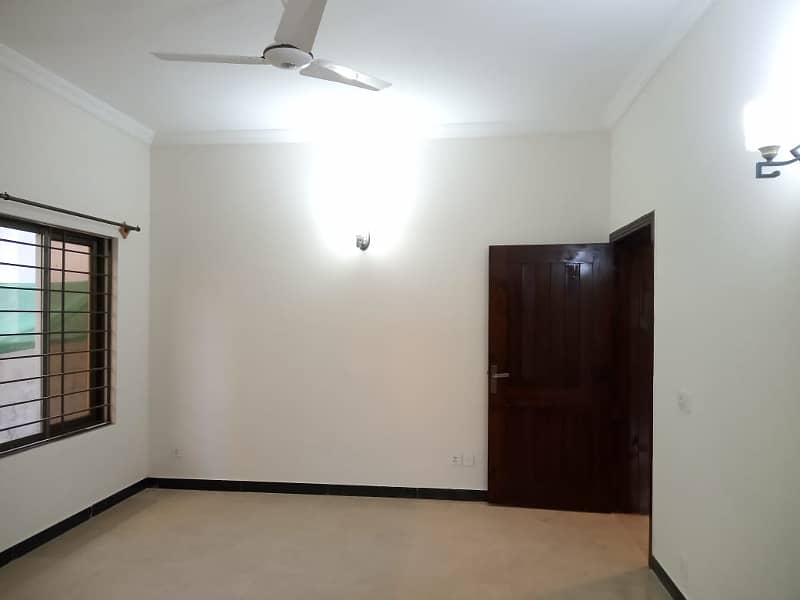 1 kanal Full House Available for Rent in E-11/2 Islamabad 13