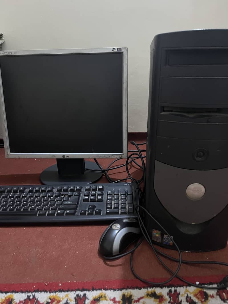 Dell pc pentium 4 with keyboard and mouse 4