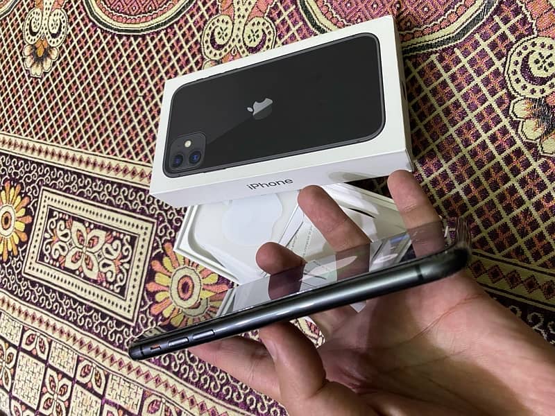 iphone 11 128 gb dual PTA complete box 3