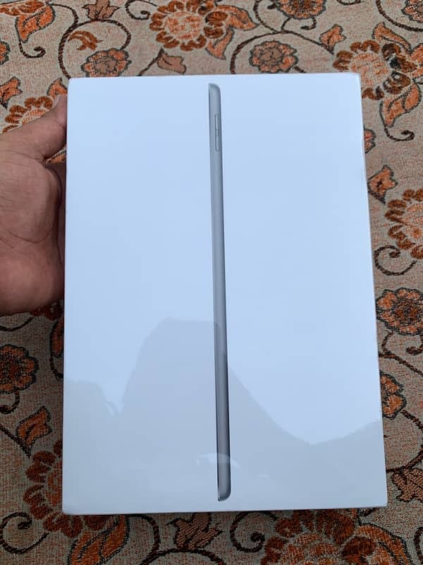 apple ipad 9 Generation 64GB box pack non active 1