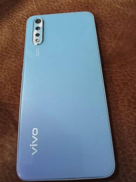 vivo s1.8/256 . . . Ok . . . Gulbarga 3. . 03099946492 5