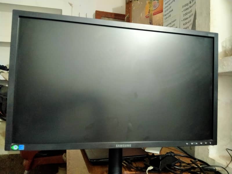 SAMSUNG 24 Inch LCD 14