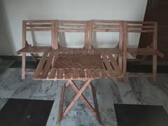 4 foldable wooden guests chairs with TABLE