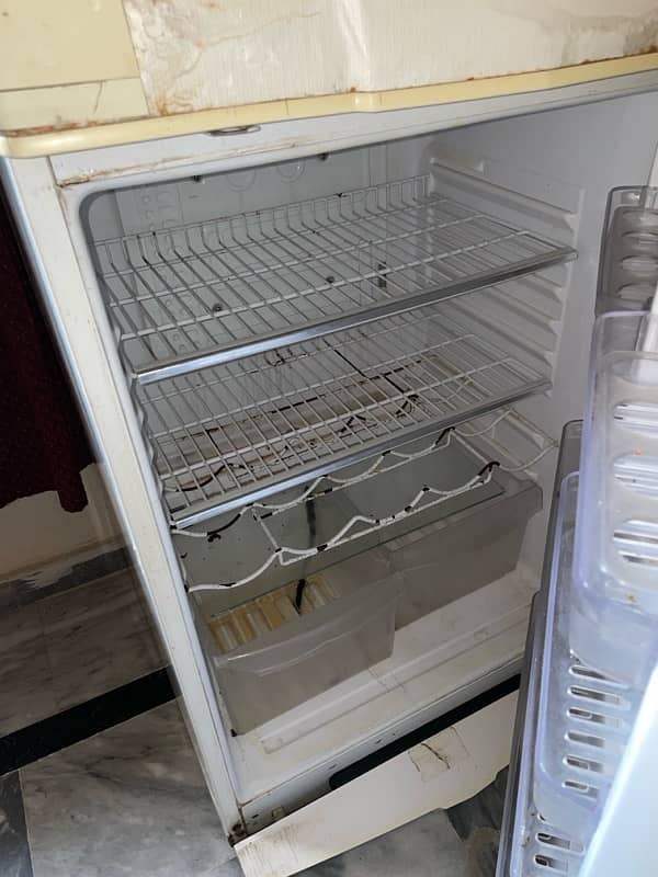 Fridge in reasonable price 1