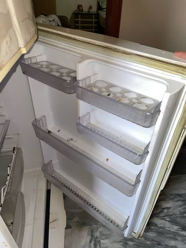 Fridge in reasonable price 4