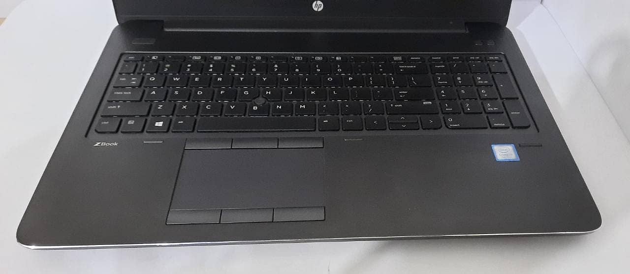 HP ZBOOK 15 G4 0