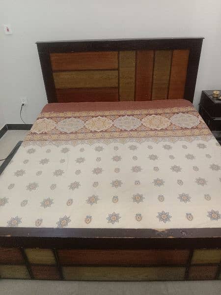 Wooden king size bed 2