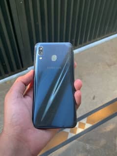 Samsung Galaxy A30