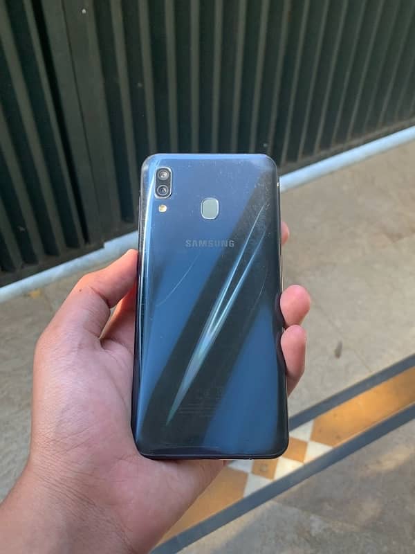 Samsung Galaxy A30 2