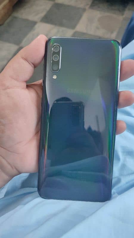 Samsung Galaxy A70 6/128gb price negotiable 5