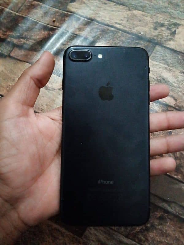 I'm selling iPhone 7 plus PTA approve 32gb 0