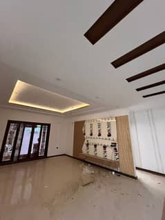 Commercial Space Available For Rent *Code(12415)* 0