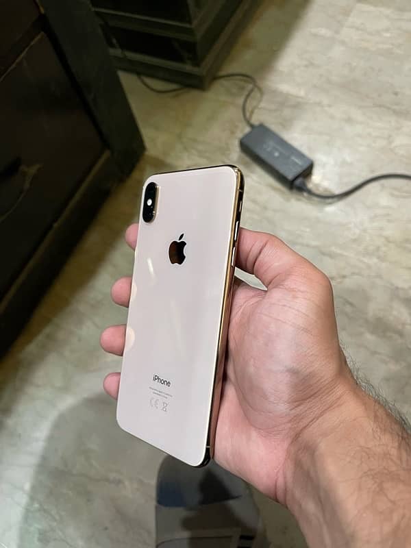 iphone XsMax 64gb gold PTA 5