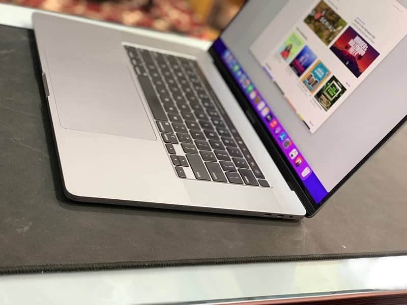 MacBook pro 2019 4