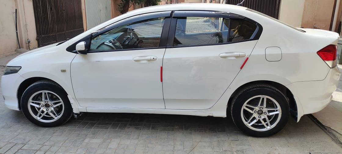 Honda City IVTEC 2013 Manual 1.3 total genuine 1