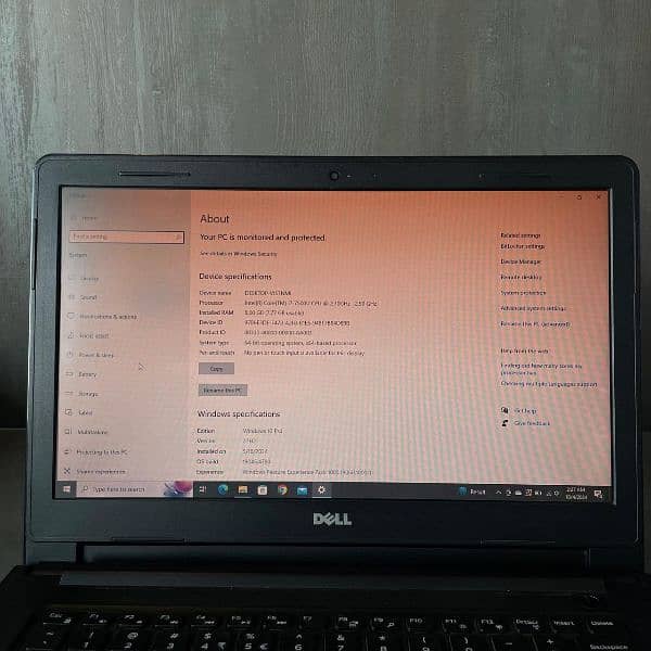 Dell Vostro Laptop Core i7-7500u (7th gen), 8gb Ram, 500gb HDD. ALL OK 5