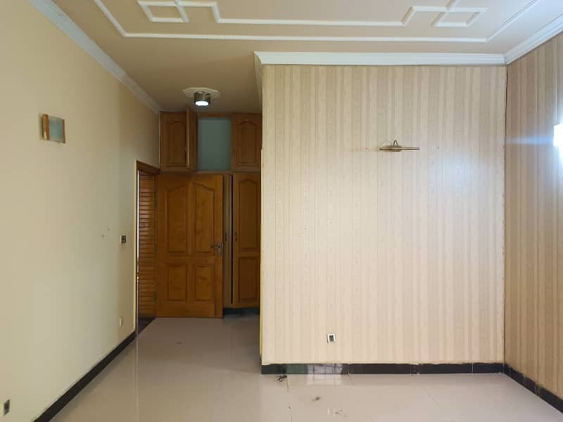 16 Marla 6 bedroom attach washroom Double story house for rent neat and clean demand 300000 8