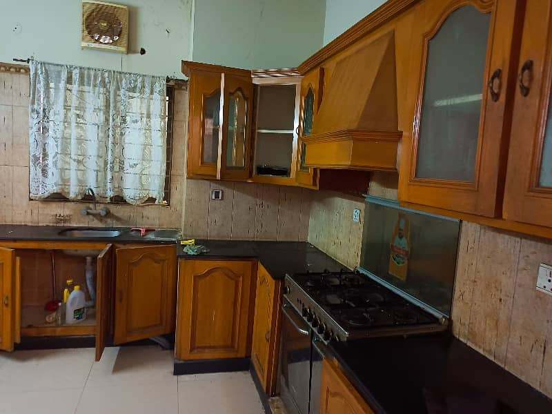 16 Marla 6 bedroom attach washroom Double story house for rent neat and clean demand 300000 9