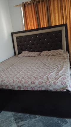 king size bed with mattress