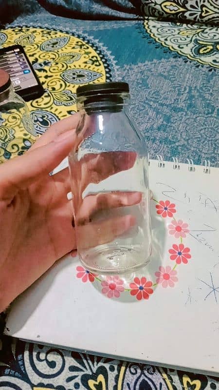 5 glass bottles in just Rs 100 0