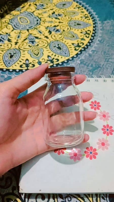 5 glass bottles in just Rs 100 1