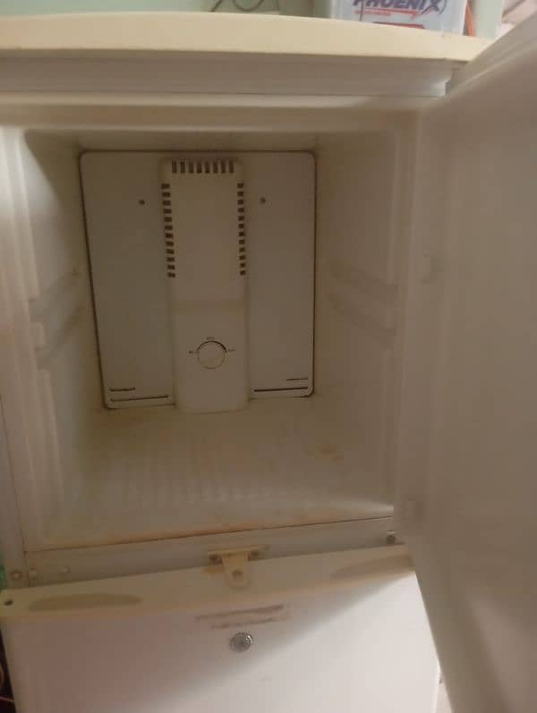 refrigerator 0