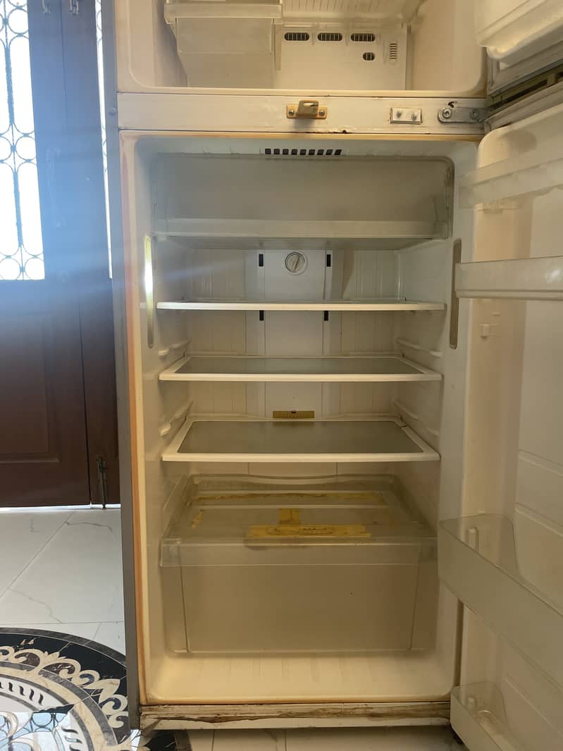 SAMSUNG No Frost Refrigerator (Model: RT45JSTS) for sale 3