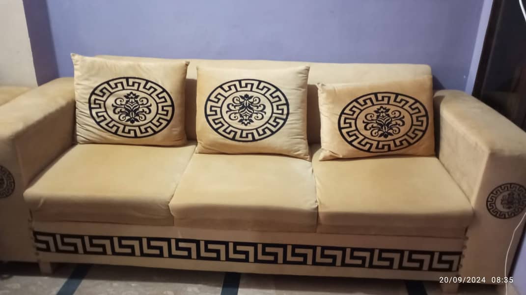 Elegant Three Seater Sofa 0