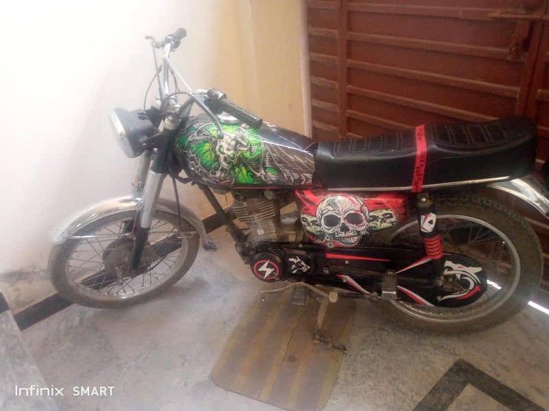 Honda 125 ok condition 0342 6658390 whtsapp nmb 1