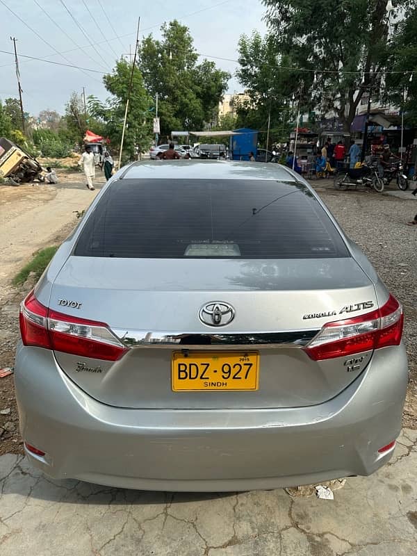 Toyota Corolla Altis 2015 4