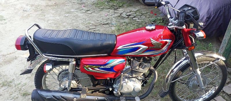 Honda Cg125 2022 All Punjab Registered. New condition. Location Gujrat. 1