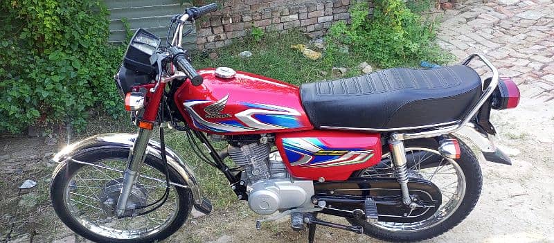 Honda Cg125 2022 All Punjab Registered. New condition. Location Gujrat. 4