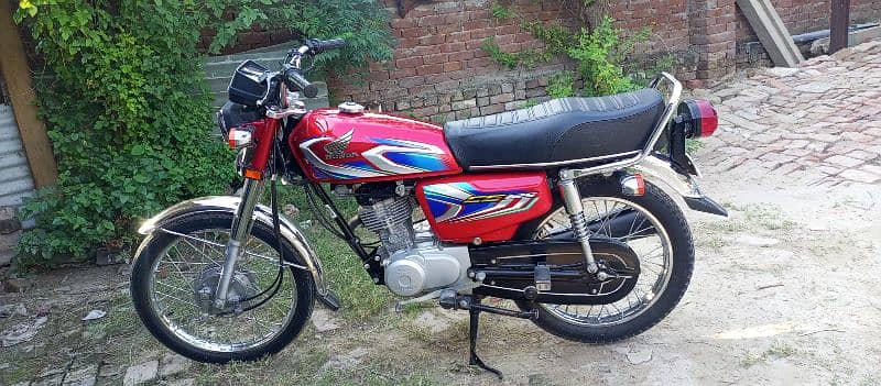 Honda Cg125 2022 All Punjab Registered. New condition. Location Gujrat. 6