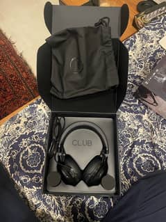 JBL club 700 bt wireless over ear headphones