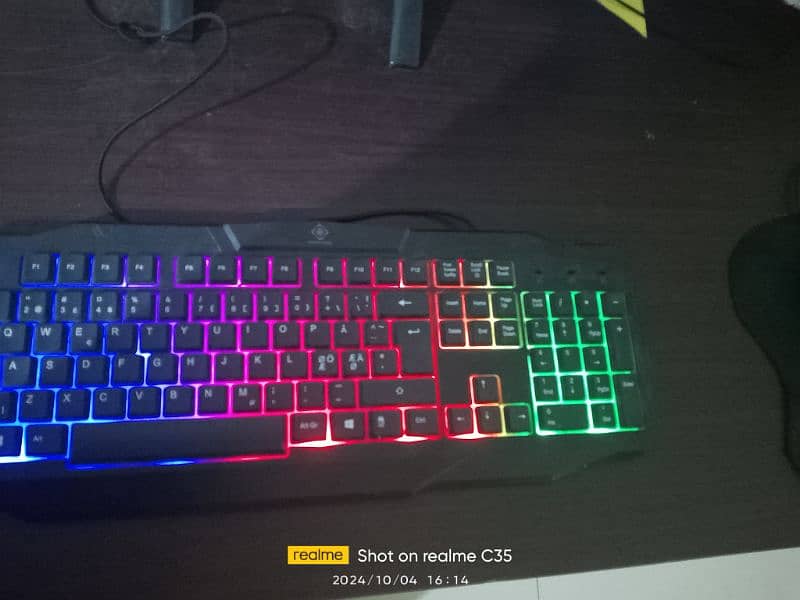 gaming keyboard 10 on10 contion 1