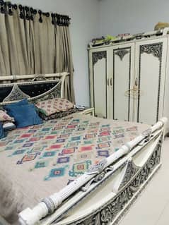 urgent sale full bed set