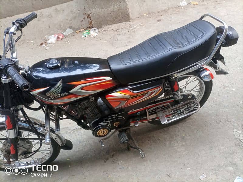 Honda 125 ha balck 4