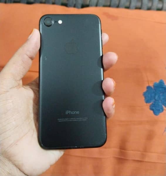 iPhone 7 (32GB) New condition 3