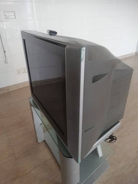 Panasonic color flatron TV with stereo sound 2