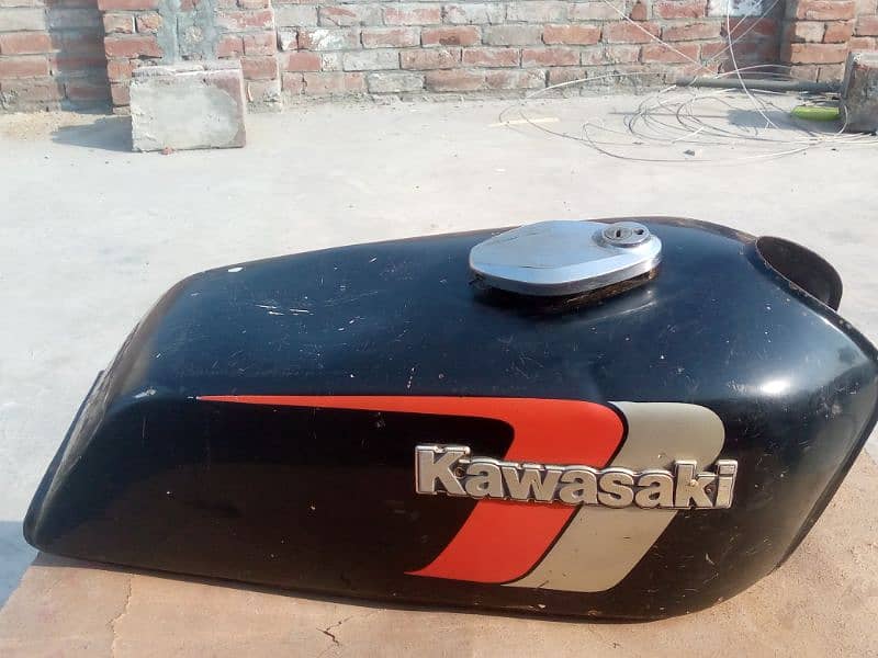 Gto Kawasaki 110cc (Model 1989)  Fuel tank and side covers 1