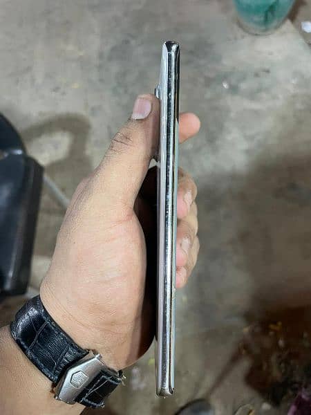 Tecno spark 20 pro plus 4