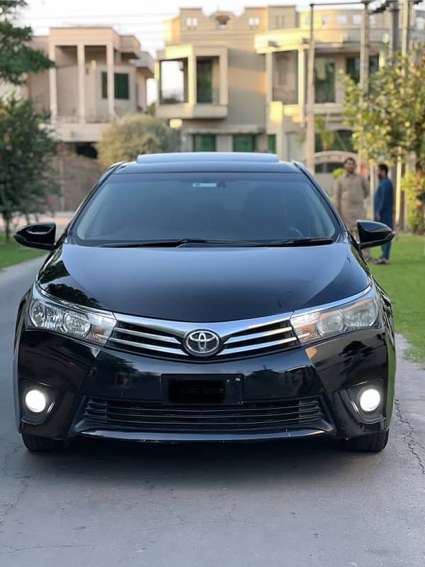 Toyota Altis Grande 2015 1